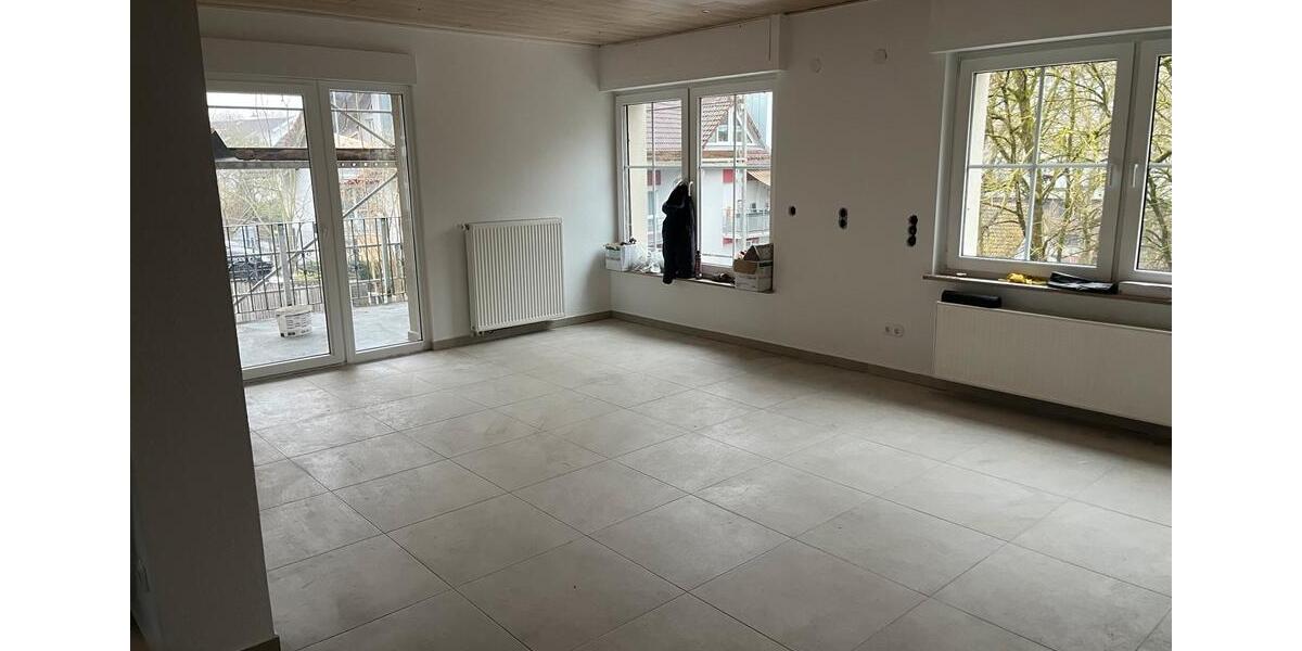 Etagenwohnung Aßlar - 3 Zimmer, 85 m&sup2;, 900&euro; | Angebot:24750654