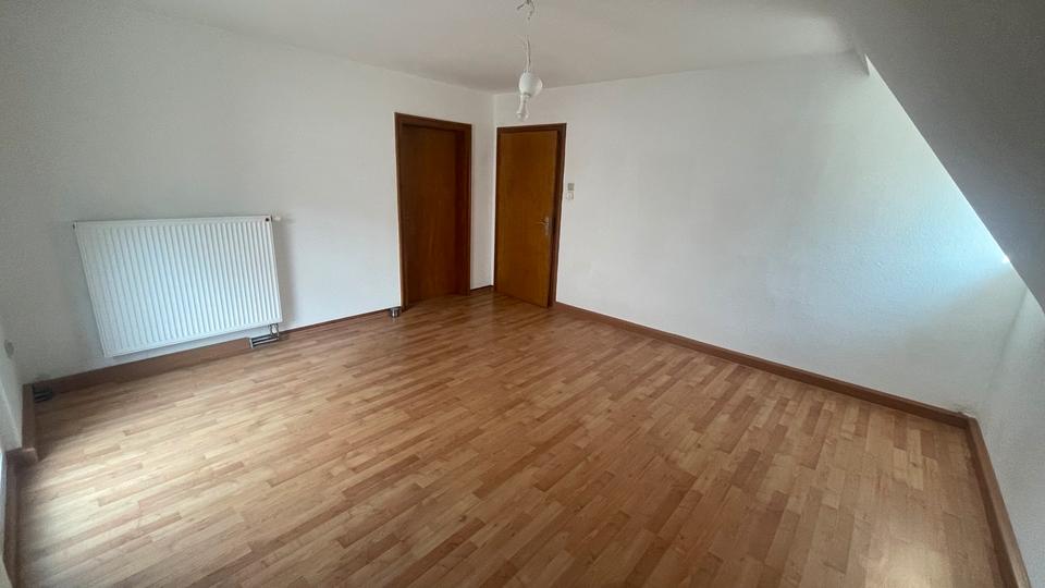 Dachgeschoßwohnung Siegen Weidenau - 3 Zimmer, 74 m&sup2;, 690&euro; | Angebot:25822561