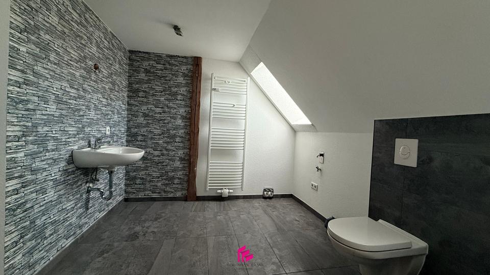 Dachgeschoßwohnung Bramsche - 3 Zimmer, 96 m&sup2;, 900&euro; | Angebot:26182915
