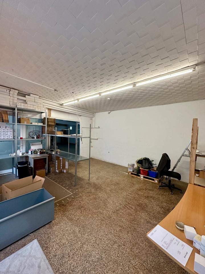 Große Lagerhalle zu vermieten (240 m2 in 97892)