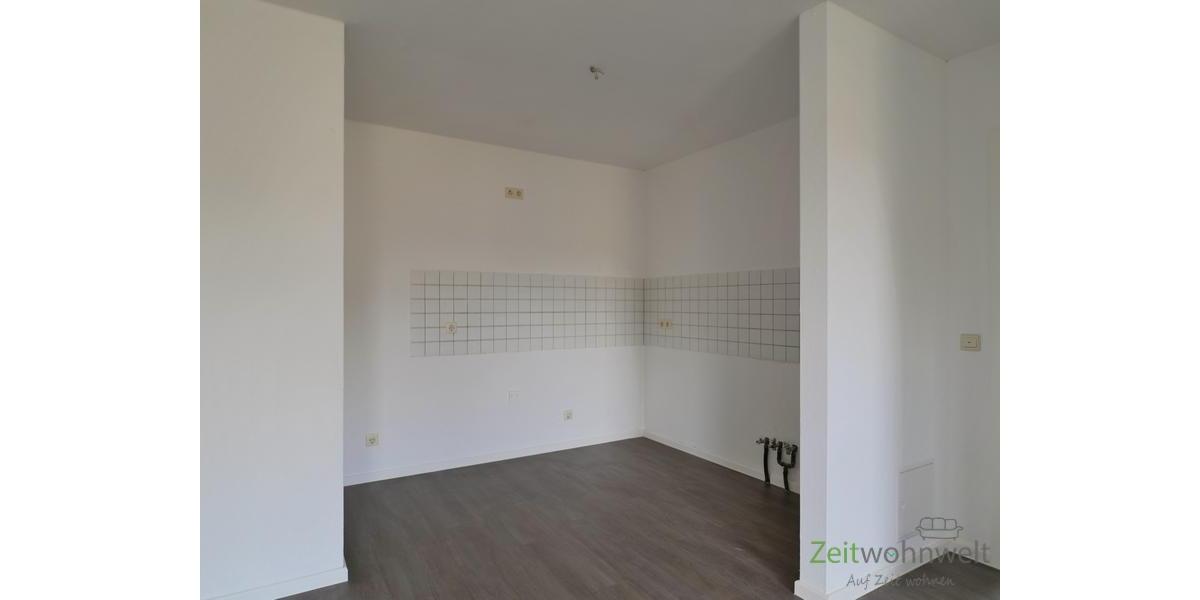 (12536_19) MGN: kleine, hübsche 2-Raum-Dachgeschoss-Wohnung mit Vinylböden in der Heimstraße, EBK möglich 2 zimmer