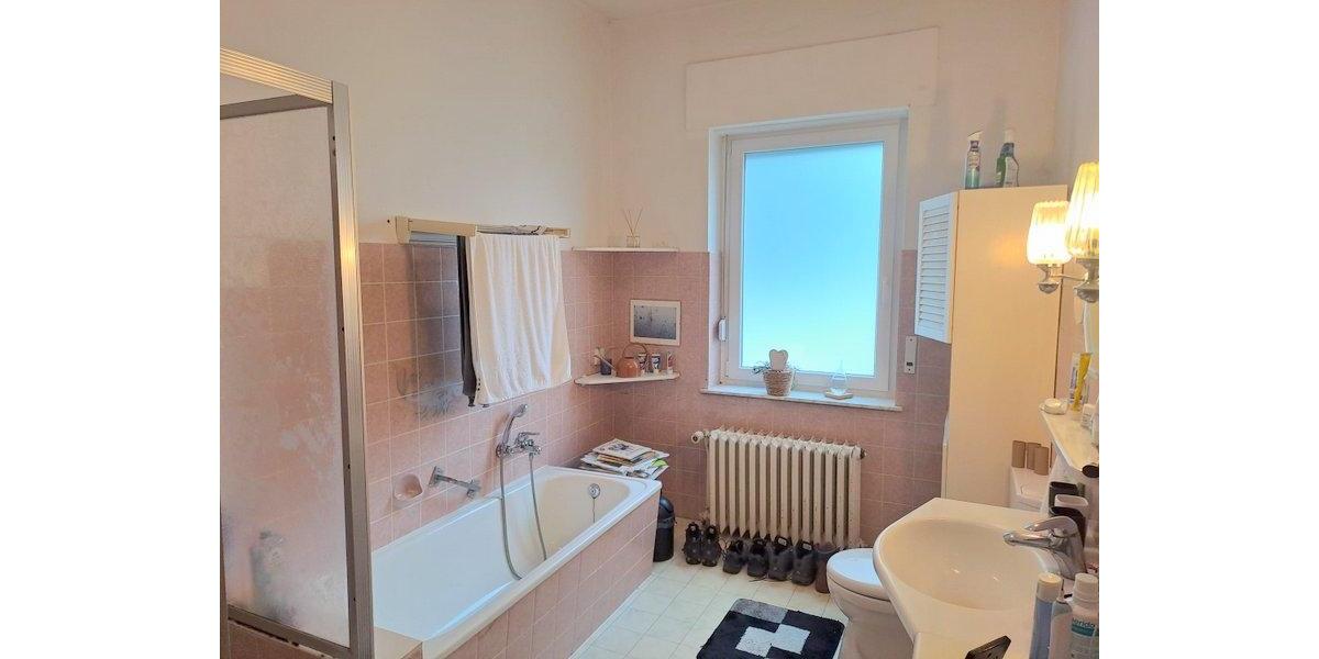 Tolle 3,5 Zimmerwohnung mit Südbalkon ca. 105 m² Wfl. in Löhne Melbergen mit Carportplatz 4 zimmer