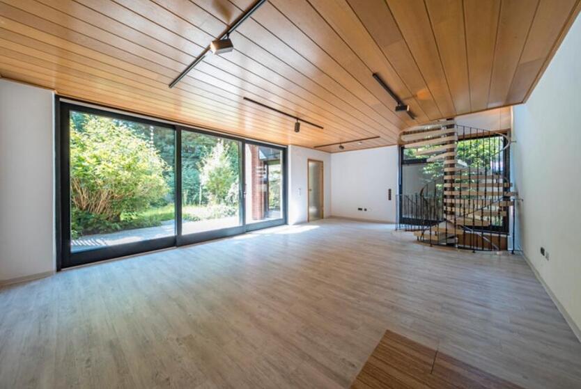 Architektenhaus zu vermieten 110qm + Garten + EBK + Keller