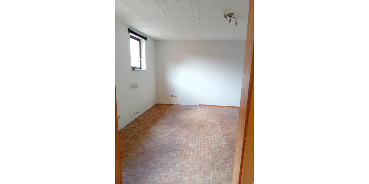 Etagenwohnung Naumburg - 2 Zimmer, 60 m&sup2;, 400&euro; | Angebot:25960485