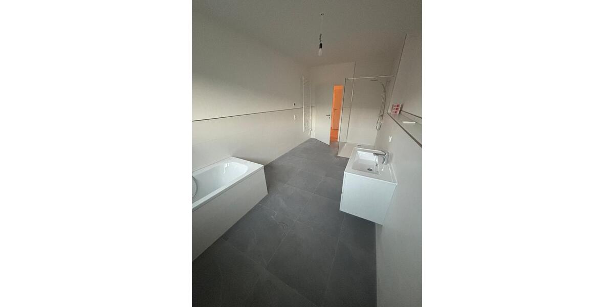 Etagenwohnung Bad Salzungen - 3.5 Zimmer, 127 m&sup2;, 1.397&euro; | Angebot:25350366