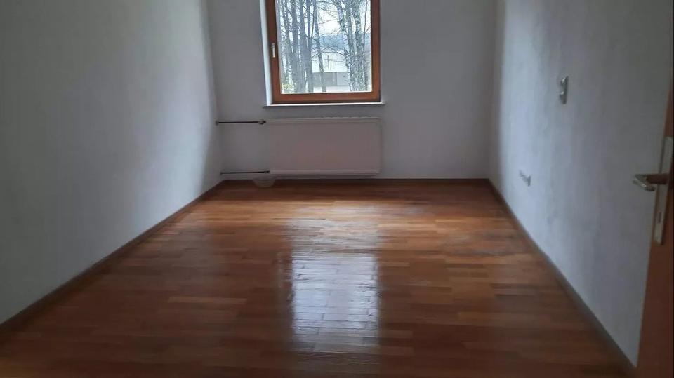 Etagenwohnung Weiding - 4 Zimmer, 97 m&sup2;, 700&euro; | Angebot:26336682