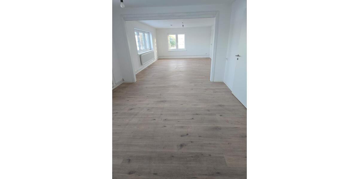 Erdgeschoßwohnung Langenhorn - 4 Zimmer, 122 m&sup2;, 800&euro; | Angebot:25139092