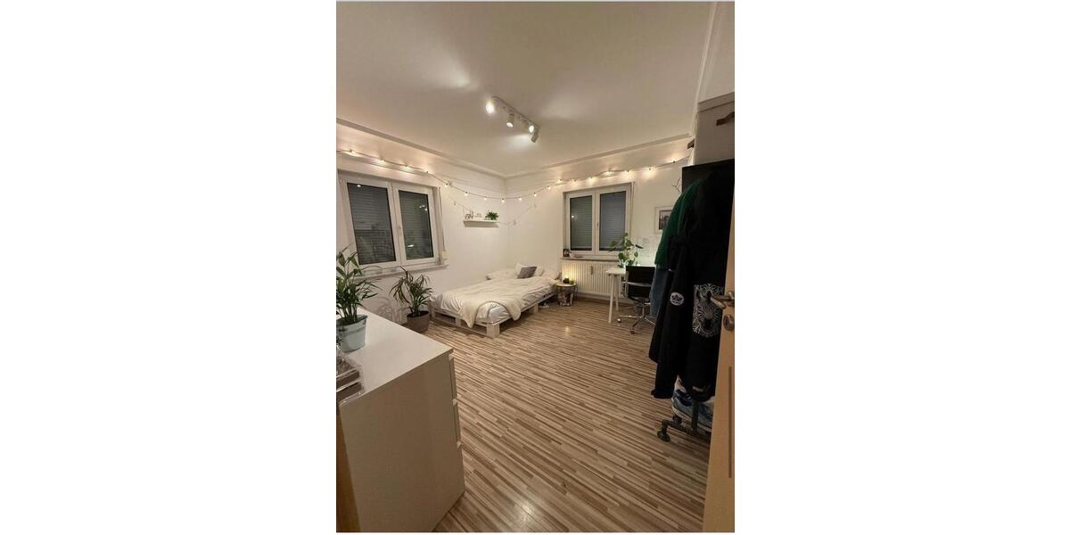 Erdgeschoßwohnung Friedrichshafen - 3.5 Zimmer, 89 m&sup2;, 1.180&euro; | Angebot:26705166