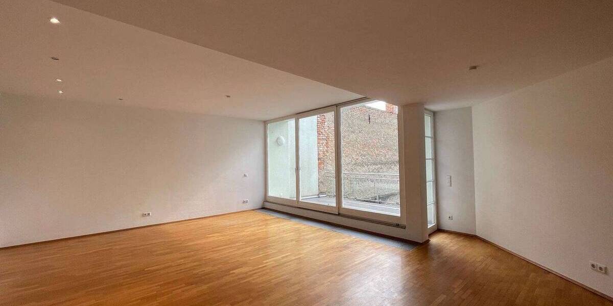 Etagenwohnung Karlsruhe Durlach - 2 Zimmer, 92 m&sup2;, 1.050&euro; | Angebot:26247495