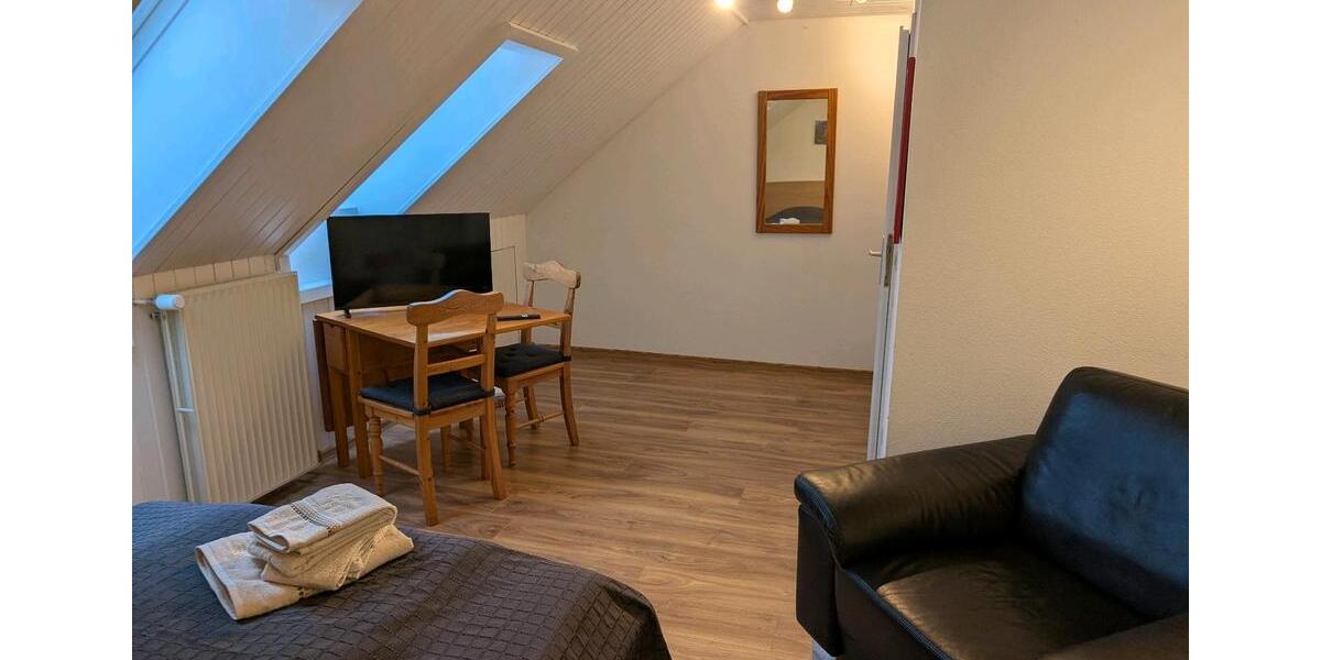 WG-ZimmerWohnung für Studierende MonteurzimmerZimmer 3 zimmer