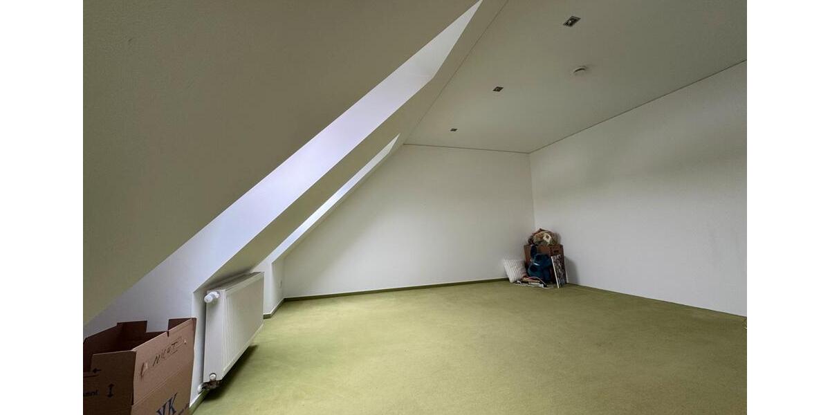 Maisonettenwohnung Hannover - 5 Zimmer, 196 m&sup2;, 2.470&euro; | Angebot:25148036