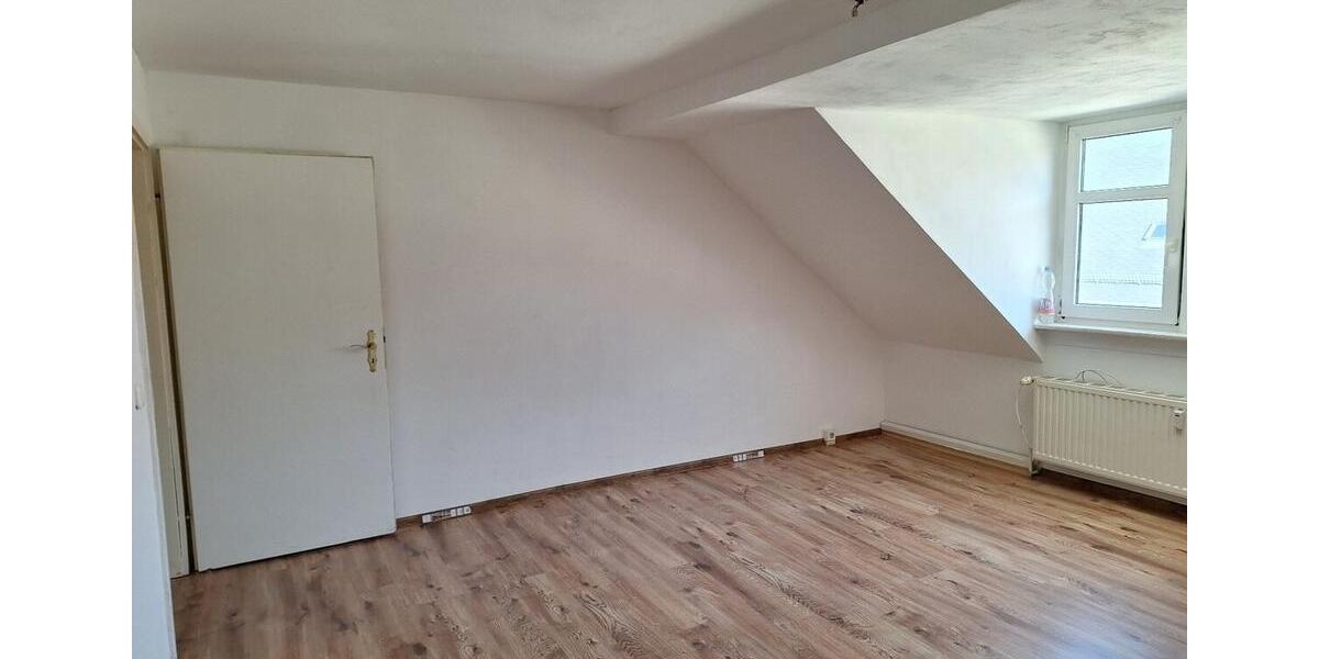 Dachgeschoßwohnung Freiberg - 2 Zimmer, 50 m&sup2;, 350&euro; | Angebot:26354998