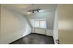 Dachgeschoßwohnung Krefeld Benrad - 2 Zimmer, 60 m&sup2;, 750&euro; | Angebot:26623850