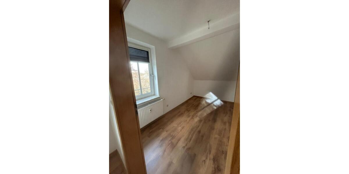 Dachgeschoßwohnung Weida - 3 Zimmer, 63 m&sup2;, 385&euro; | Angebot:25285638