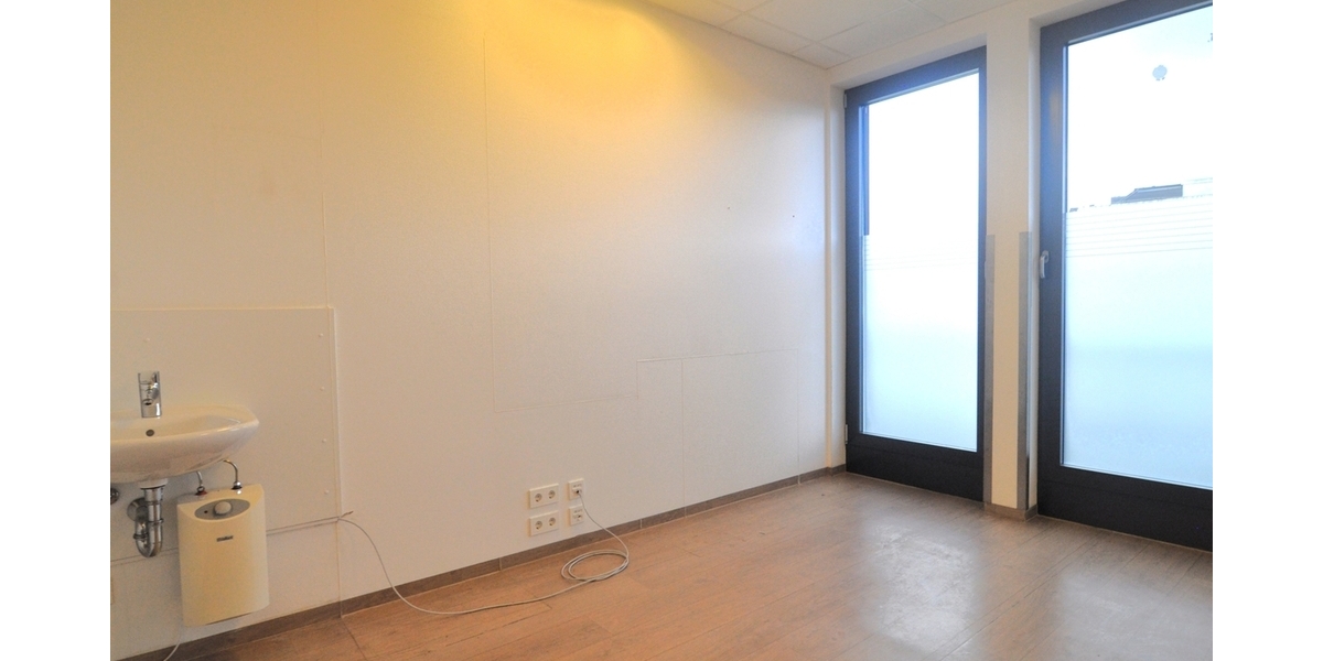 VERMIETET! Praxisfläche mit Penthouse-Feeling im Ärztehaus - Gewerbeobjekt Königstein | Angebot:26339473