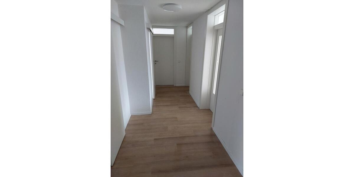 Etagenwohnung Backnang - 3 Zimmer, 76 m&sup2;, 1.100&euro; | Angebot:26262609