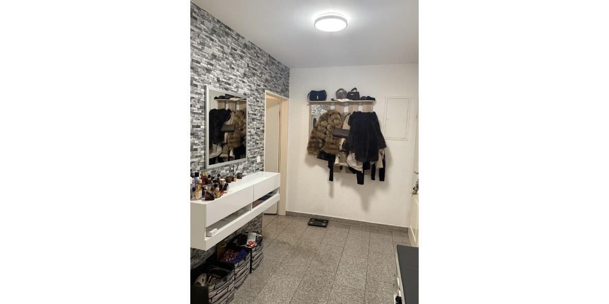 Etagenwohnung Krefeld - 1 Zimmer, 42 m&sup2;, 450&euro; | Angebot:24947579