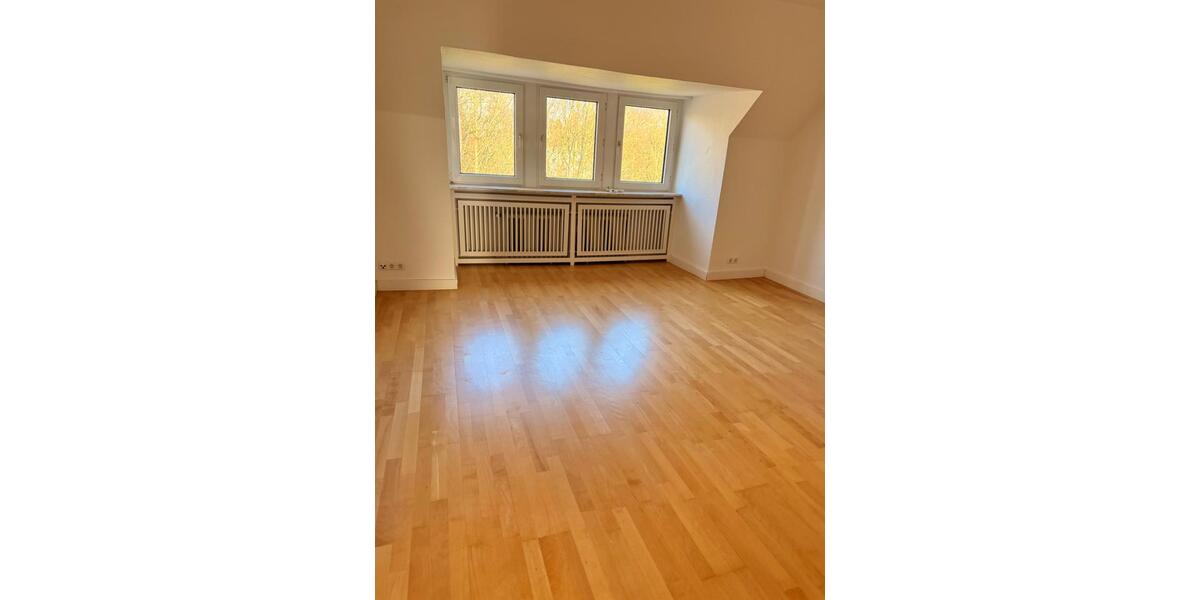 Dachgeschoßwohnung Essen Stadtbezirk II - 2 Zimmer, 55 m&sup2;, 640&euro; | Angebot:26340824