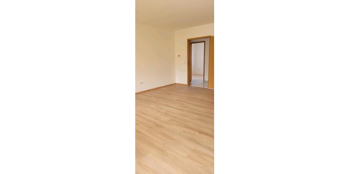 Etagenwohnung Hildburghausen - 4 Zimmer, 81 m&sup2;, 567&euro; | Angebot:26120352