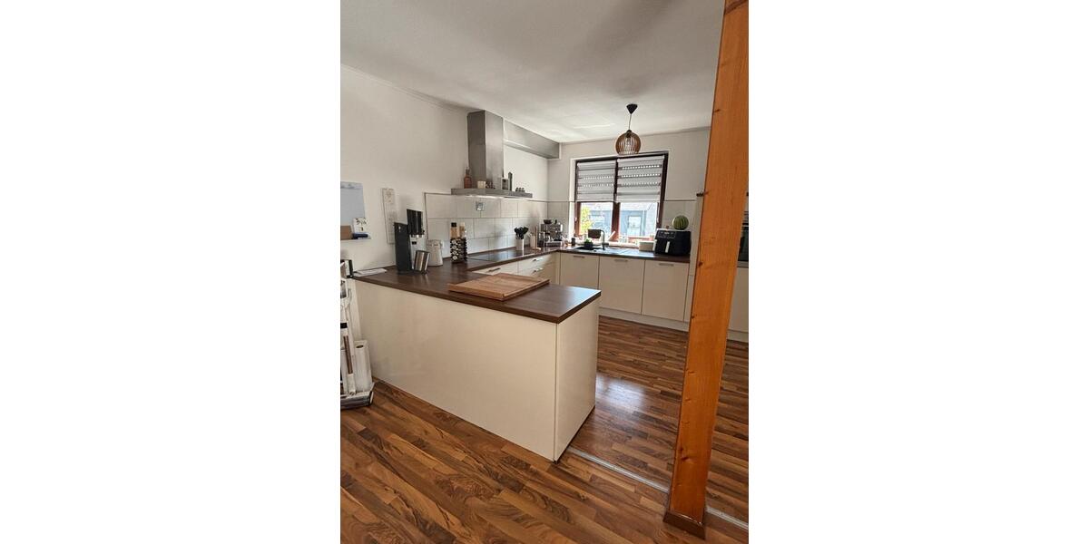 Etagenwohnung Langenfeld (Rheinland) - 2 Zimmer, 90 m&sup2;, 1.300&euro; | Angebot:25267830