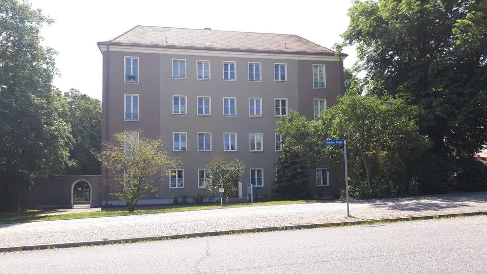 Etagenwohnung Eisenhüttenstadt - 4 Zimmer, 81 m&sup2;, 545&euro; | Angebot:26492992