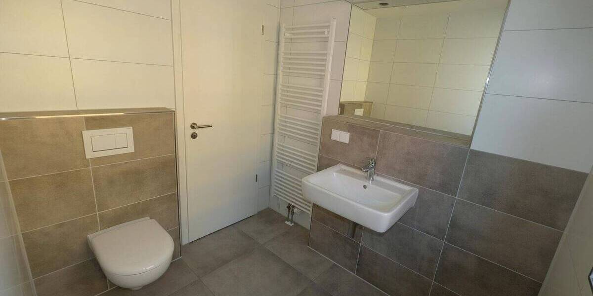 Etagenwohnung Frankfurt am Main Innenstadt - 2 Zimmer, 61 m&sup2;, 1.400&euro; | Angebot:26113075