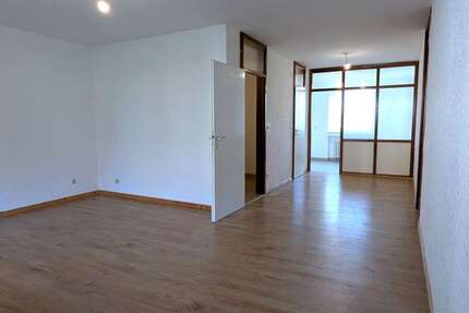Wohnung Bochum Querenburg - 3 Zimmer, 83 m&sup2;, 700&euro; | Angebot:26445454