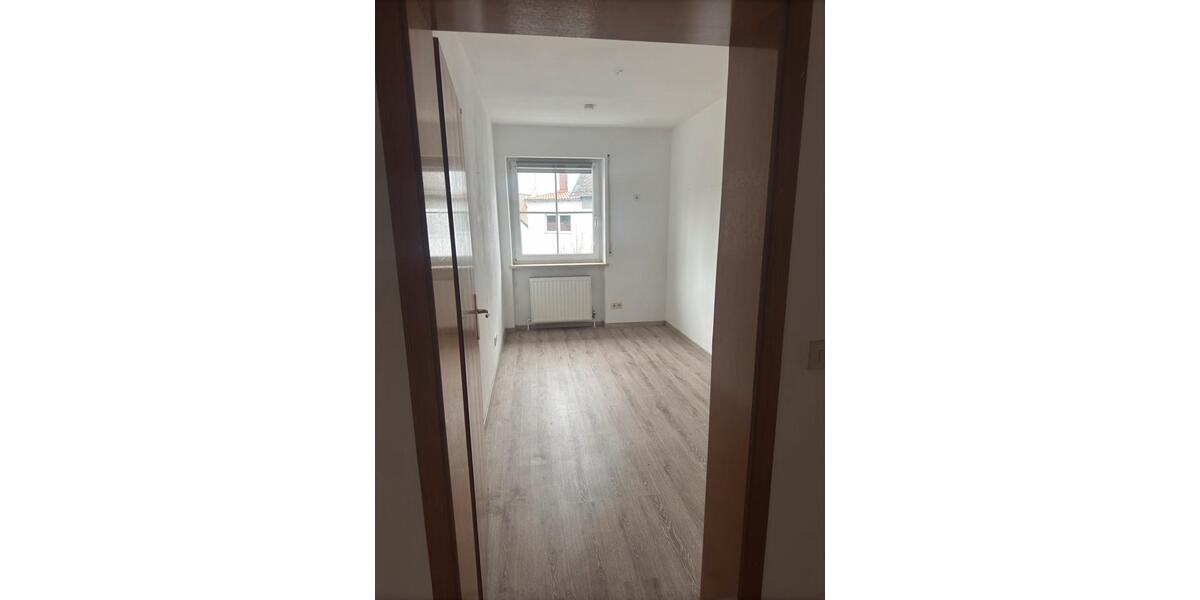 Etagenwohnung Amberg - 4 Zimmer, 105 m&sup2;, 900&euro; | Angebot:26255319