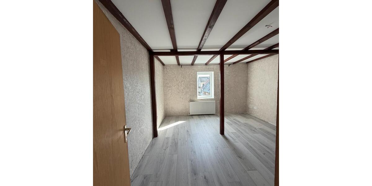 Etagenwohnung Dornburg - 4 Zimmer, 101 m&sup2;, 600&euro; | Angebot:26625699