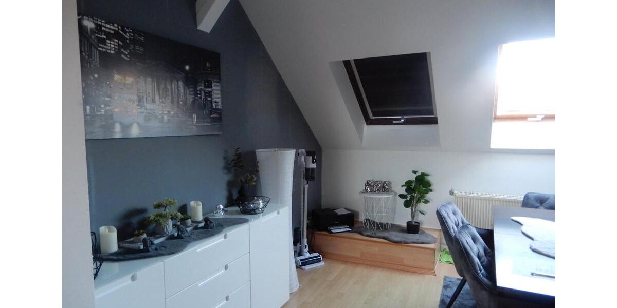 Dachgeschoßwohnung Stendal - 2 Zimmer, 64 m&sup2;, 400&euro; | Angebot:26035853