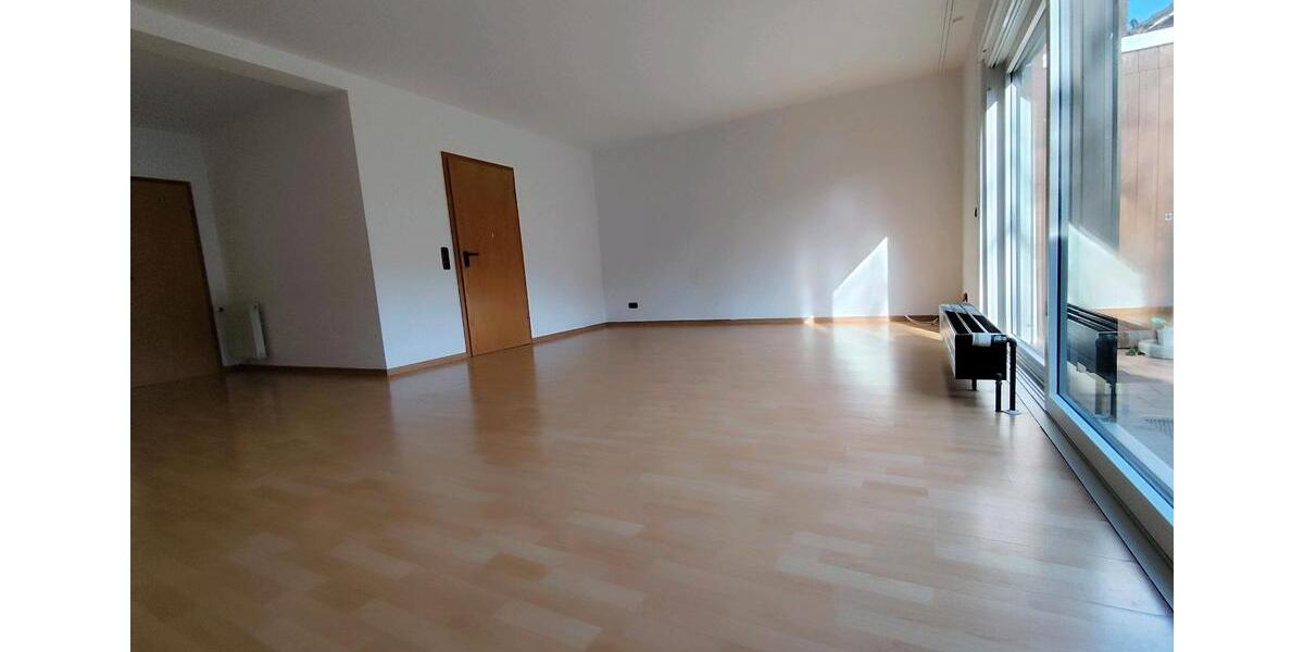 Etagenwohnung Meerbusch - 5 Zimmer, 130 m&sup2;, 1.850&euro; | Angebot:24983748