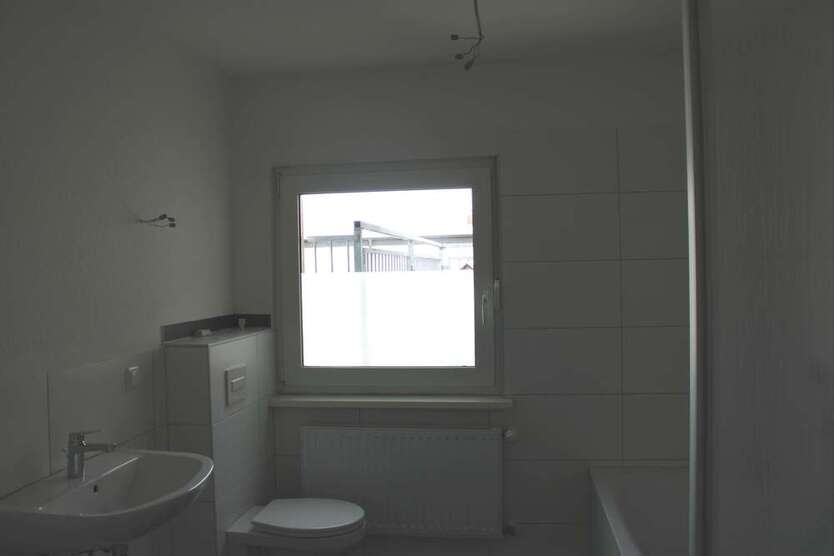 ruhige 4 Zimmer-Wohnung im Hinterhaus ***frisch renoviert*** mit Balkon