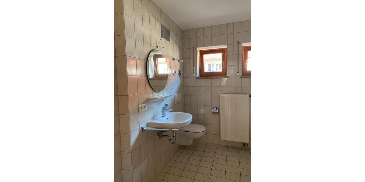 Etagenwohnung Kelheim - 2 Zimmer, 62 m&sup2;, 865&euro; | Angebot:24641676