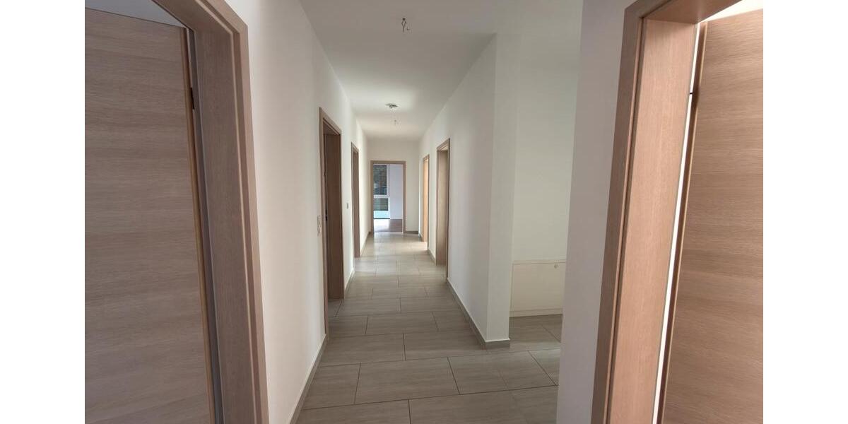 Erdgeschoßwohnung Sassenburg - 4 Zimmer, 110 m&sup2;, 1.115&euro; | Angebot:26005663