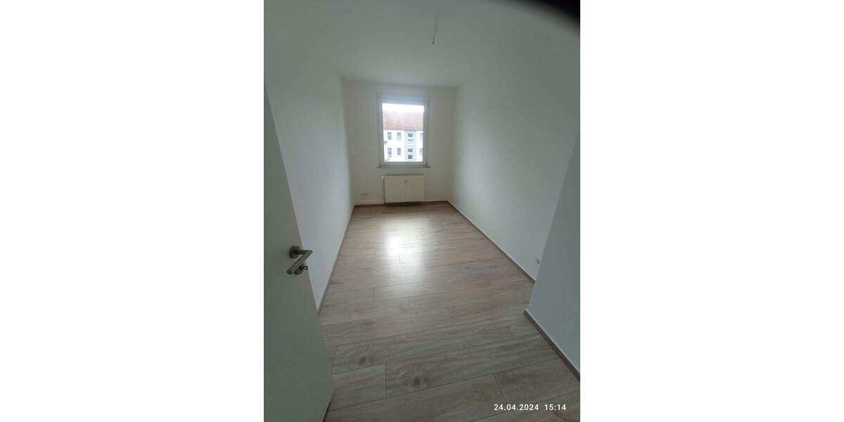 Etagenwohnung Bitterfeld-Wolfen Wolfen - 4 Zimmer, 70 m&sup2;, 490&euro; | Angebot:25050595