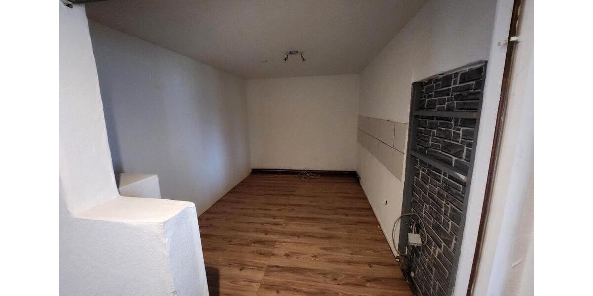 Hochparterre Stadtoldendorf - 5 Zimmer, 140 m&sup2;, 750&euro; | Angebot:26291993