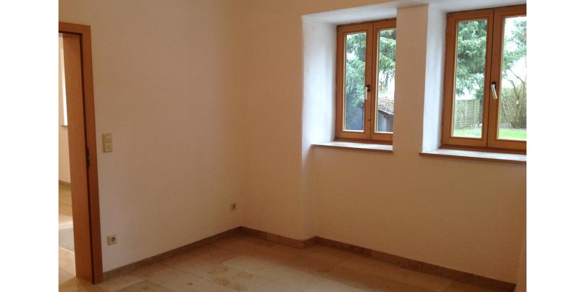 Erdgeschoßwohnung Roßbach - 2 Zimmer, 85 m&sup2;, 510&euro; | Angebot:25342275