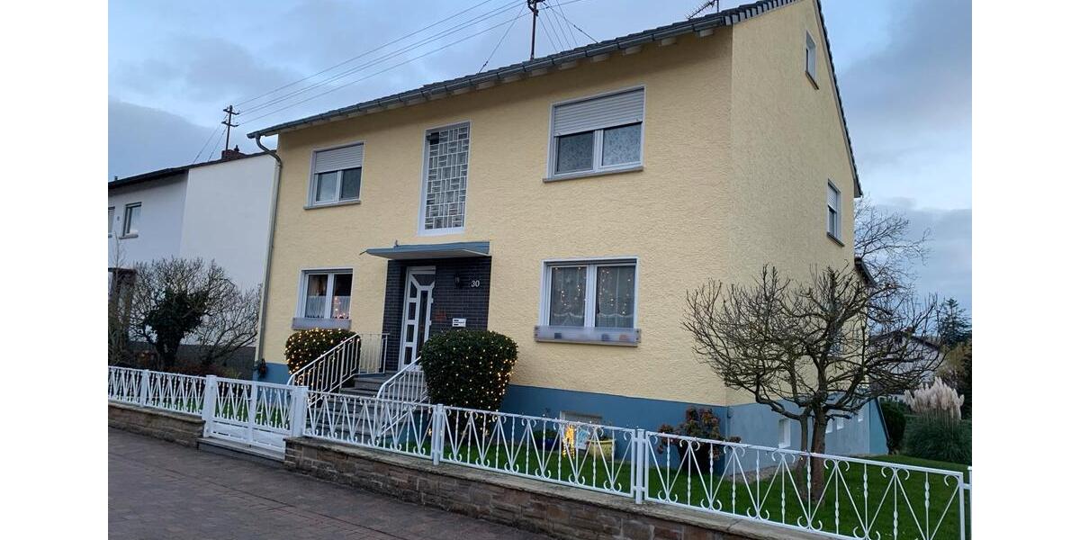 Etagenwohnung Hargesheim - 3 Zimmer, 88 m&sup2;, 680&euro; | Angebot:25905478