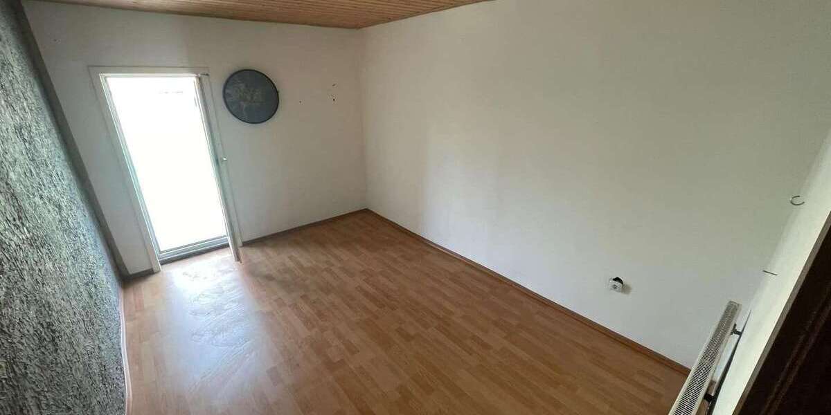 Einfamilienhaus Mettlach - 5 Zimmer, 130 m&sup2;, 1.000&euro; | Angebot:27100971