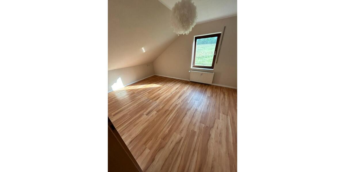 Dachgeschoßwohnung Frankenberg (Eder) - 2 Zimmer, 68 m&sup2;, 680&euro; | Angebot:25883073