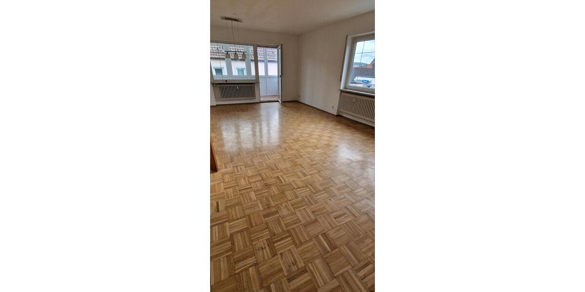 Etagenwohnung Ebermannstadt - 4 Zimmer, 108 m&sup2;, 880&euro; | Angebot:24983213