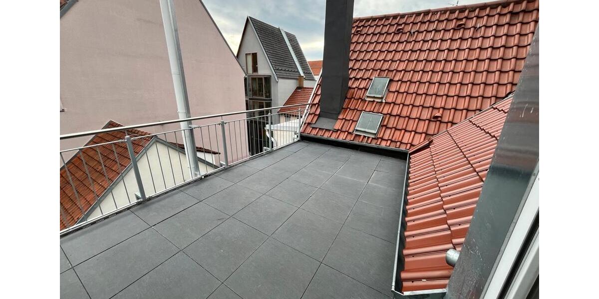 Dachgeschoßwohnung Reutlingen - 2 Zimmer, 60 m&sup2;, 1.200&euro; | Angebot:24785900