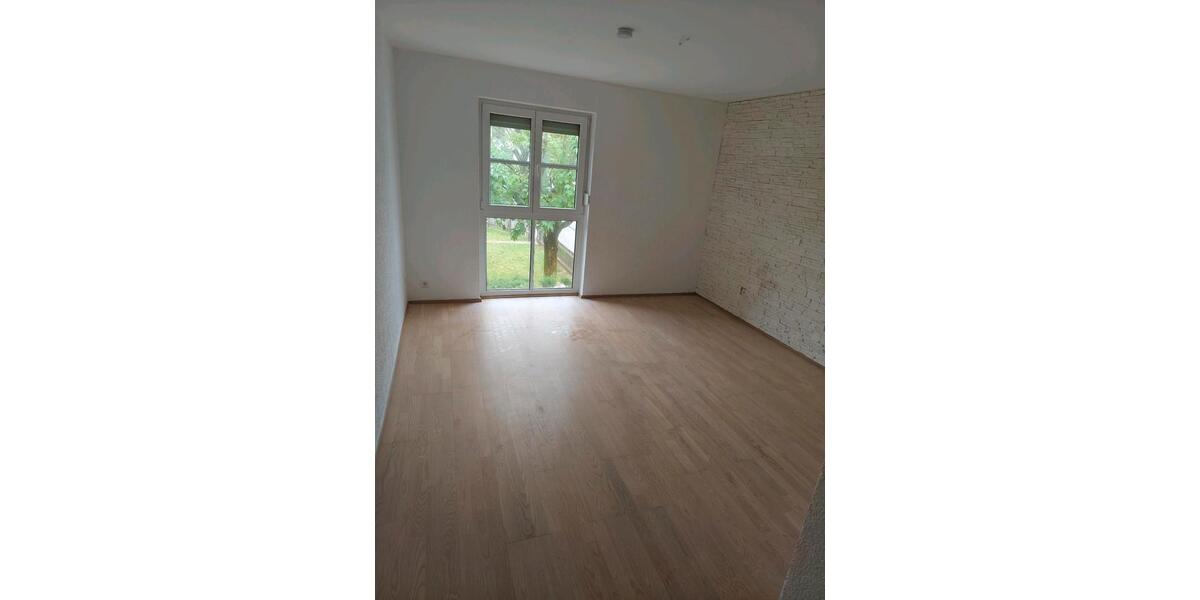 Etagenwohnung Burgkirchen an der Alz - 3 Zimmer, 75 m&sup2;, 830&euro; | Angebot:26614889