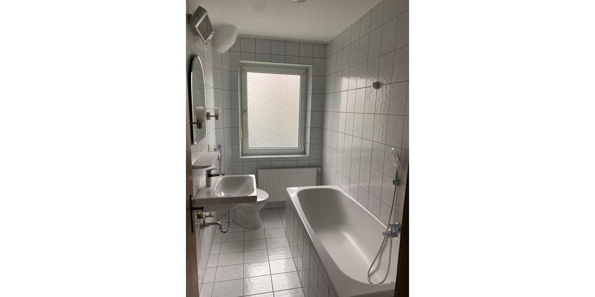 4-Zimmer-Wohnung in Tegernheim ab 01.04.2026 zu vermieten 4 zimmer