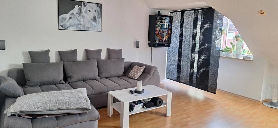 Dachgeschoßwohnung Selb - 2.5 Zimmer, 66 m&sup2;, 480&euro; | Angebot:26476781
