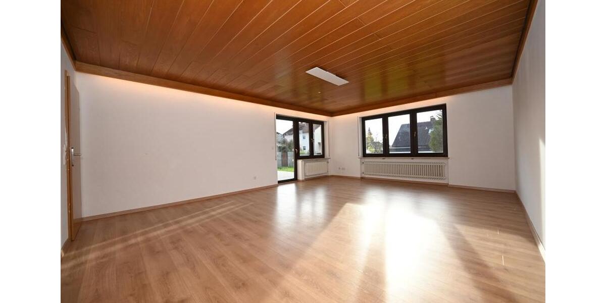 Herrliches Zuhause für die große Familie - sofort verfügbar! Renoviertes Einfamilienhaus in gefragter Lage 6 zimmer