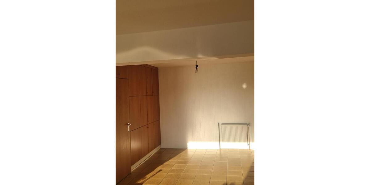 Etagenwohnung Meschede - 5 Zimmer, 180 m&sup2;, 1.100&euro; | Angebot:25551536