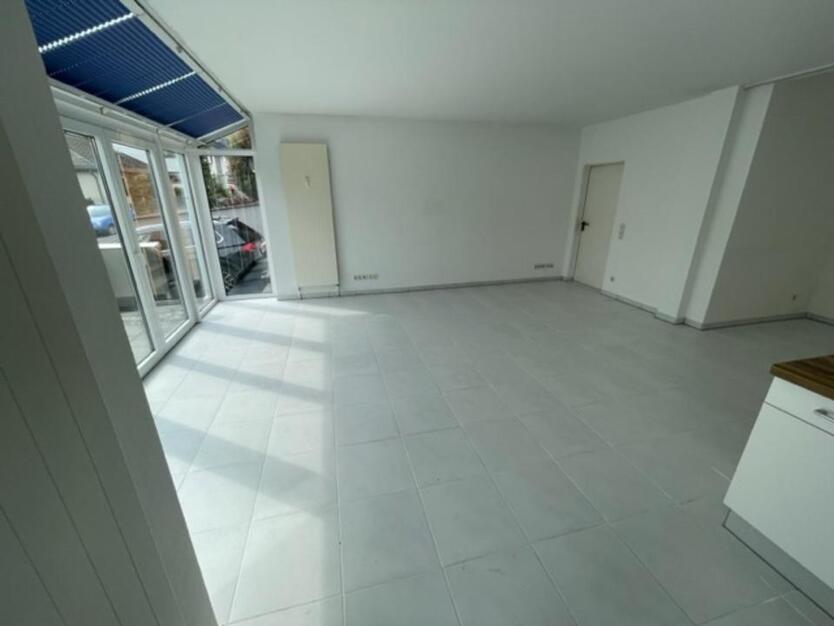 WI-Naurod 1 Zimmer Apartment im EG mit Wintergarten, Terrasse