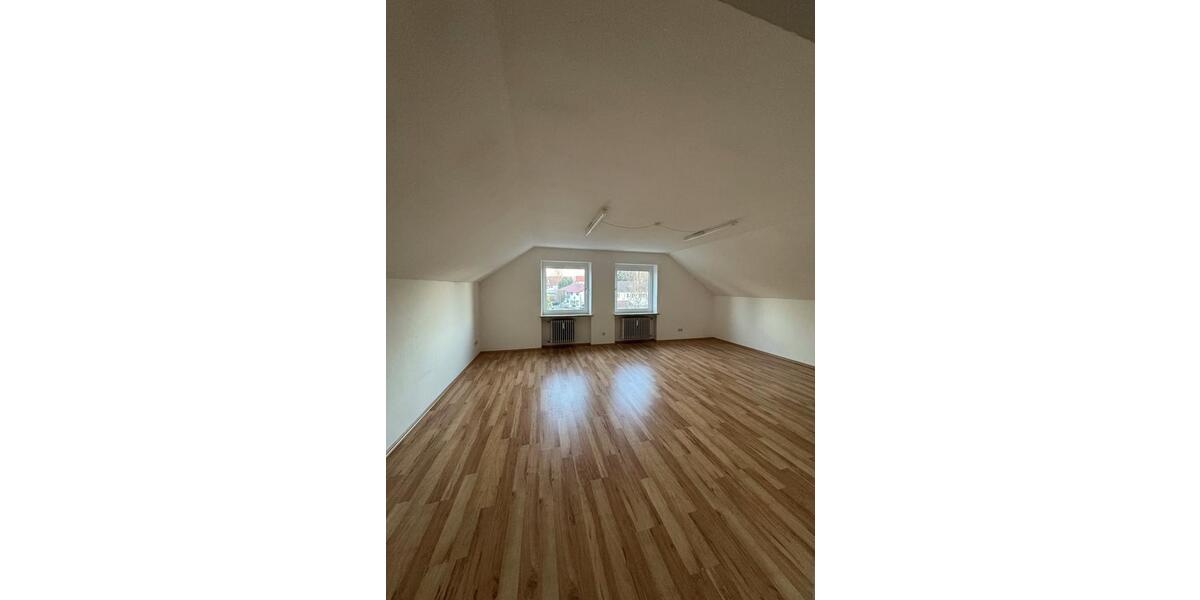 Dachgeschoßwohnung Peiting - 2.5 Zimmer, 70 m&sup2;, 665&euro; | Angebot:26424255