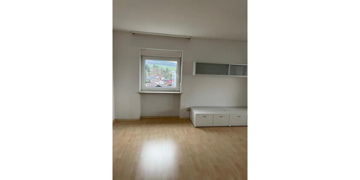 Etagenwohnung Michelstadt - 2 Zimmer, 72 m&sup2;, 750&euro; | Angebot:26047250